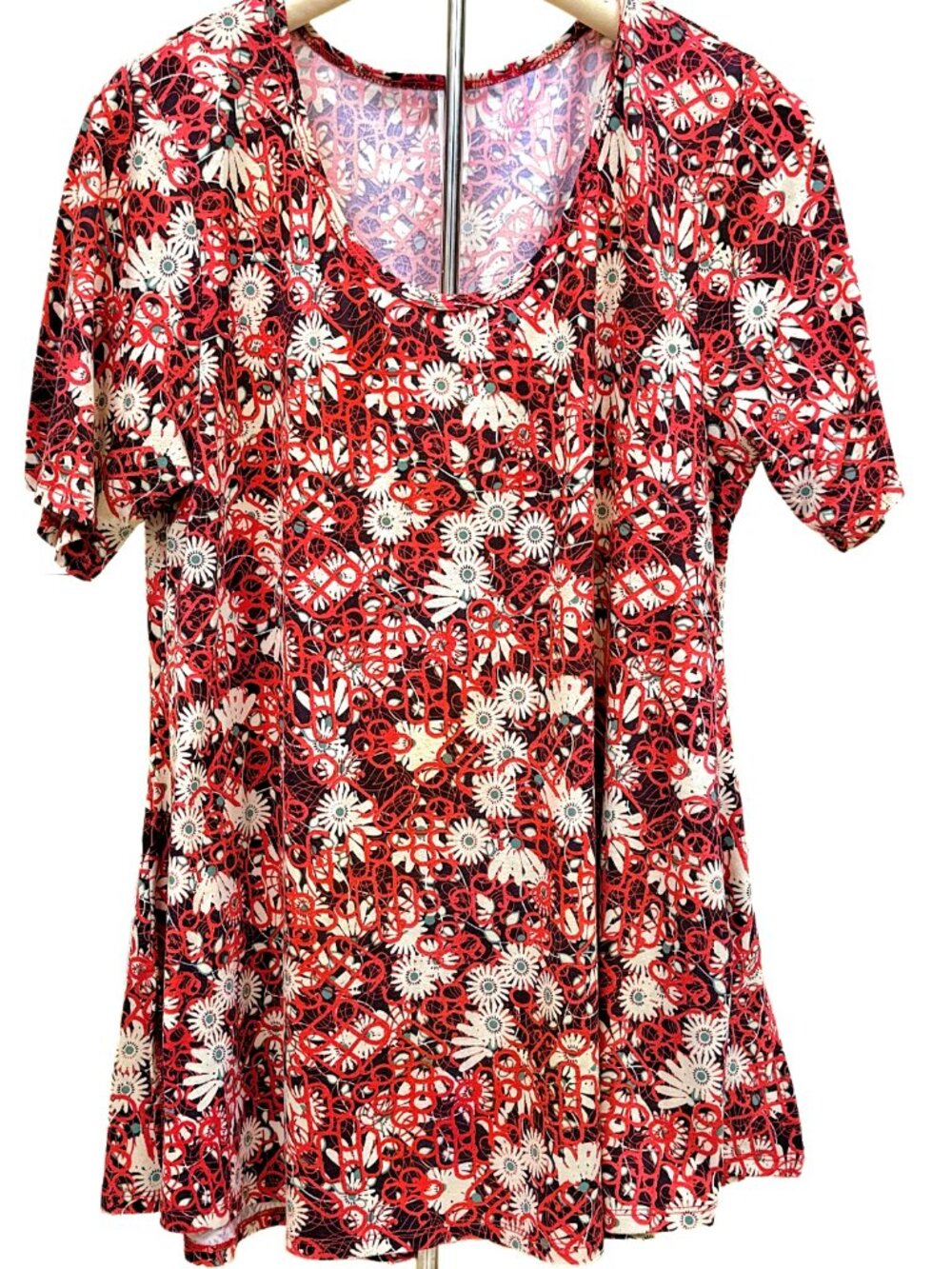 LuLaRoe NEW Red White Black Floral Short Sleeve Top Lightweight Blouse A-Line XL